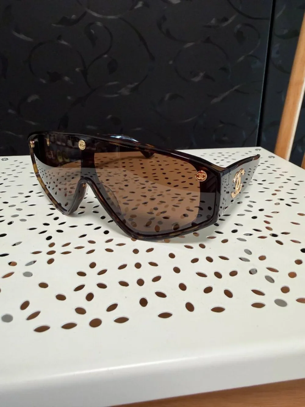 ✅Auth✅ CHANEL Tortoise Shield Sunglasses Gold CC Medallion Logo